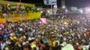 Une foule à Gonaives pendant le Carnaval, le 27 février 2017.