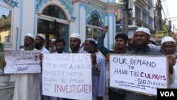 Muslims joined Christians in protest against the rape of the 71-year-old nun in a rare show of solidarity, Ranaghat, India. (Shaikh Azizur Rahman for VOA News)