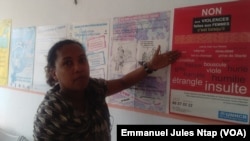 Rabeantoandro Haingo Manga, jeune dame d'origine malgache, dirige l'antenne de l'association de lutte contre les violences faites aux femmes à Yaoundé, Cameroun, 6 mars 2017. (VOA/ Emmanuel Jules Ntap)