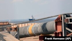 "Усім ініціаторам і меценатам Nord Stream 1 і 2. Єдине, що ви повинні зробити сьогодні з цього приводу, це вибачитися і мовчати", — прем’єр-міністр Польщі Дональд Туск.