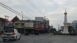 Kawasan Tugu Yogyakarta, di tengah wabah virus corona. (Foto: VOA/Nurhadi)