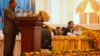 លោក ហេង សំរិន ប្រធាន​កិត្តិយស​គណបក្ស​ប្រជាជន​កម្ពុជា​និង​ជា​ប្រធាន​រដ្ឋសភា​ជាតិ ថ្លែង​​នៅ​ក្នុង​សមាជ​វិសាមញ្ញ​របស់​គណបក្ស​ប្រជាជន​កម្ពុជា​នៅ​រាជធានី​ភ្នំពេញ​កាល​ពី​ថ្ងៃ​សុក្រ​ទី​៣០ ខែ​មករា ឆ្នាំ​២០១៥ ដោយ​មាន​វត្តមាន​លោក​នាយករដ្ឋមន្ត្រី​ ហ៊ុន សែន អនុប្រធាន​គណបក្ស។