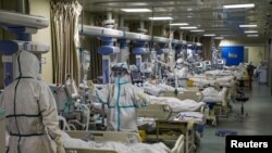 Le nombre total des morts en Chine continentale atteint 1.483. Plus de 64.600 personnes ont été contaminées dans le pays.