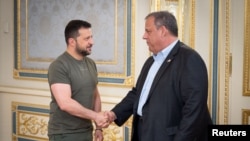 ვოლოდიმირ ზელენსკი და კრის კრისტი. კიევი, უკრაინა. 4 აგვისტო, 2023წ.