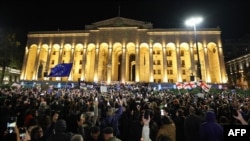 Վրացական ընդդիմության բողոքի ակցիան երկրի խորհրդարանի շենքի առջև։ Թբիլիսի, հոկտեմբերի 28, 2024թ․։