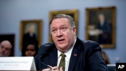 លោក Mike Pompeo រដ្ឋមន្រ្តី​ការបរទេស​សហរដ្ឋអាមេរិក​ថ្លែង​នៅ​មុខអនុ​គណៈ​កម្មាធិការ​សភា​ អំពី​ថវិកា​នៅ​វិមាន​រដ្ឋ​សភា​ កាល​ពី​ថ្ងៃ​ទី​២៧ មីនា ២០១៩។
