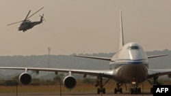 A l'aéroport de Brazzaville, le 19 juin 2006.