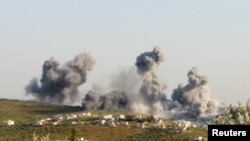 Serangan bom pasukan Suriah di Atimah, provinsi Idlib 8 Maret lalu (foto: dok).
