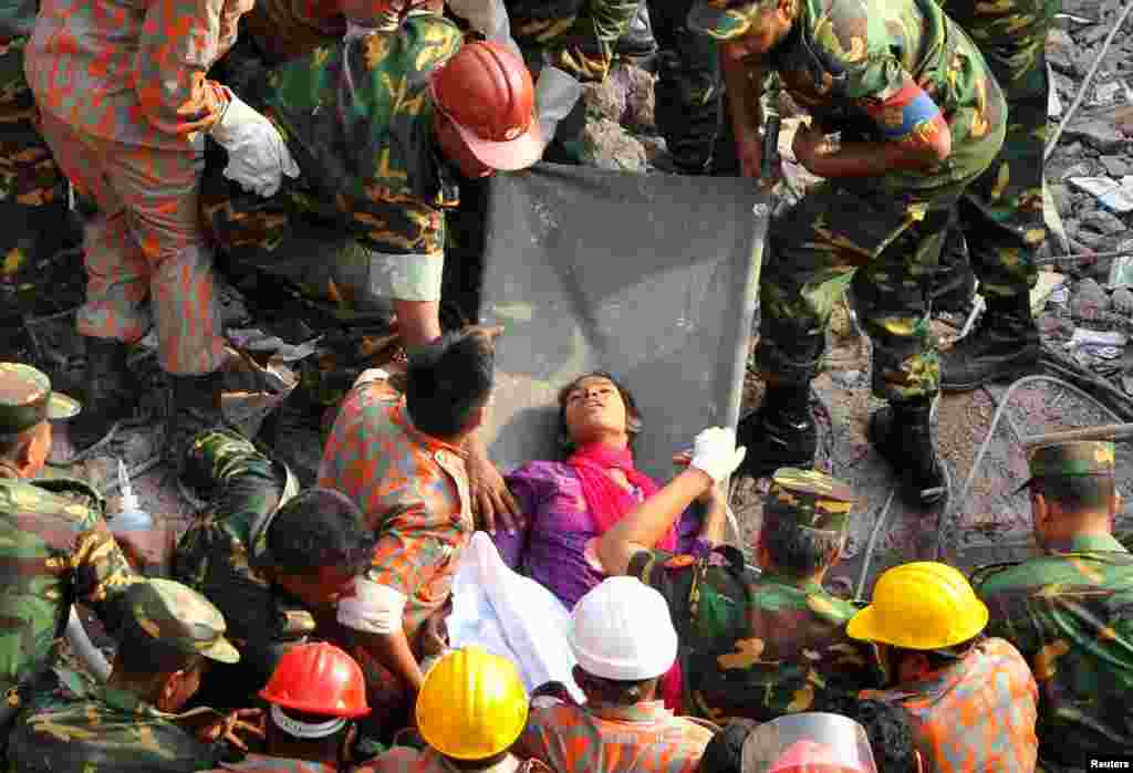 Bangladeshda vayrona ostidan tirik ayol topildi, 17 kundan keyin 