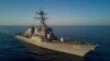 Kapal perang AS USS Carney yang diserang di Laut Merah (foto: dok). 