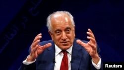 Utusan Perdamaian AS untuk Afghanistan, Zalmay Khalilzad dalam acara debat di stasiun televisi Tolo di Kabul, Afghanistan, 28 April 2019. (Foto: dok).