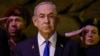 Perdana Menteri Israel Benjamin Netanyahu menghadiri upacara peletakan karangan bunga yang menandai Hari Peringatan Holocaust di Yad Vashem Holocaust Memorial di Yerusalem pada 6 Mei 2024. (Foto: AFP)