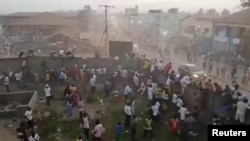 Wani filin kwallon kafa a Guinea inda turmutsutsin ya awku