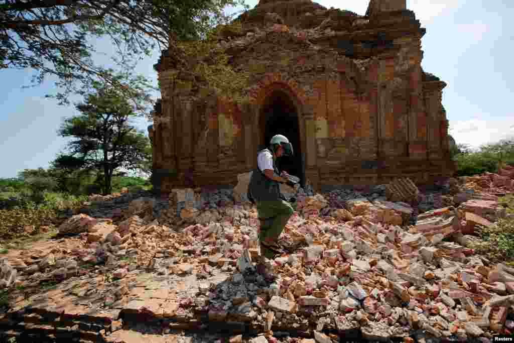 ငလျင်ဒဏ်သင့် ပုဂံဘုရားတစ်ဆူ