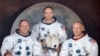 Kru Apollo 11 dari kiri, Neil Armstrong (komandan), Michael Collins (pilot), Edwin E. "Buzz" Aldrin (pilot). Apollo 11 adalah misi berawak pertama yang mendarat di permukaan bulan, 30 Maret 1969. (Foto: NASA via AP)