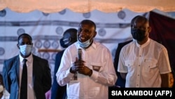 L'ancien président Laurent Gbagbo s'adresse aux habitants de son village natal de Mama, dans le centre-ouest de Côte d'Ivoire, le 27 juin 2021, dix jours après son retour à Abidjan à la suite de son acquittement par la justice internationale.