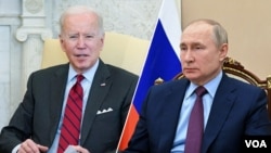 Kolase Presiden AS Joe Biden dan Presiden Rusia Vladimir Putih. 
