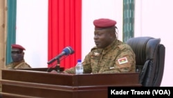 Le président Paul Henri Damiba souhaite que les medias travaillent avec professionnalisme; Ouagadougou le 22 février 2022. (VOA/Kader Traoré)