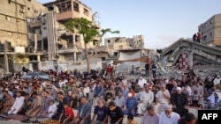 Palasdinawa su na Sallah Idi a Khan Yunis da ke kudancin Gaza