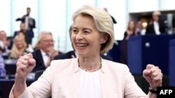 Ursula fon der Leyen yenidən Avropa Komissiyası prezidenti seçilməsini qeyd edir