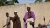 Quelques points d'installation des sans-abri avant le rapatriement à Cotonou, Benin, le 23 décembre 2017. (VOA/Ginette Fleure Adandé)