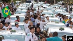 Rencana Pemkot Sao Paulo, Brazil mengizinkan operasi taksi Uber telah memicu aksi protes oleh para sopir taksi resmi di sana (foto: dok).