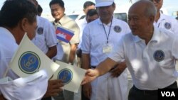 ព្រះ​អង្គម្ចាស់​នរោត្តម​ រណឫទ្ធិ​មាន​បន្ទូល​ទៅ​កាន់​ក្រុម​អ្នក​គាំទ្រ​ប្រមាណ​ជាង​២០០​នាក់​ថា​ព្រះអង្គ​រំពឹង​ថា​នឹង​ប្រមែ​ប្រមូល​អ្នក​រាជានិយម​មក​រស់​ក្រោម​ដំបូល​គណបក្ស​ថ្មី​នេះ​ដើម្បី​យក​ជ័យ​ជម្នះ​សម្រាប់​ការ​បោះ​ឆ្នោត​ជាសកល​នៅ​អាណត្តិ​​ក្រោយ​នេះ។​