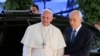 Pope Francis and Israeli President Shimon Peres meet in Jerusalem, May 26, 2014. 