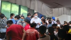 ລາຍການກະຈາຍສຽງຂອງວີໂອເອ ລາວ: ຄົນສັນຊາດອາເມຣິກັນທີ່ເດີນທາງໄປລາວຕ້ອງໄດ້ສັກວັກຊີນທີ່ລັດຖະບານລາວຈັດສັນໃຫ້ ຄືກັບຄົນລາວທົ່ວໄປ