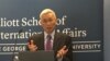 裴敏欣在美国乔治·华盛顿大学就他的新书发表演讲(2016年10月，美国之音斯洋拍摄)。