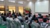 မြန်မာ့ငြိမ်းချမ်းရေးစင်တာမှာ ကျင်းပတဲ့ အပြည်ပြည်ဆိုင်ရာငြိမ်းချမ်းရေးနေ့အခမ်းအနားကို တက်ရောက်သော ပြည်ထောင်စုဝန်ကြီးဦးအောင်မင်းနဲ့ ဧည့်ပရိသတ်များကို တွေ့ရစဉ်။ (ဓာတ်ပုံ-ဦးညိုအုန်းမြင့်)