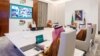 Raja Salam bin Abdulaziz memberikan pidato secara virtual untuk membuka KTT G20 didampingi Putra Mahkota Mohammed bin Salman di Riyadh, Arab Saudi, Sabtu, 21 November 2020. (Foto: Saudi Royal Court via Reuters)