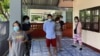Penangkapan lima jurnalis Myanmar, termasuk tiga dari Suara Demokratis Burma, di rumah warga di Chiang Mai, Thailand, 9 Mei 2021.
