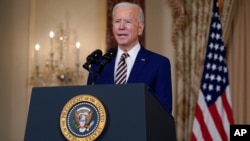 រូបឯកសារ៖ លោក​ប្រធានាធិបតី Joe Biden ថ្លែង​សុន្ទរកថា​ស្តីពី​គោលនយោបាយ​ការបរទេស​នៅឯ​ក្រសួង​ការបរទេស​សហរដ្ឋ​អាមេរិក​នៅ​រដ្ឋធានី​វ៉ាស៊ីនតោន កាលពី​ថ្ងៃទី៤ ខែកុម្ភៈ ឆ្នាំ២០២១។