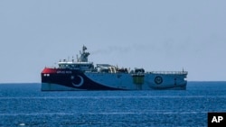 Kapal riset eksplorasi migas milik Turki, Oruc Reis, tampak di perairan Mediterania dekat Kota Antalya, Turki, 22 Juli 2020.