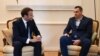Сенцов подарував Макрону свою тюремну кружку і попросив не забувати про українських полонених