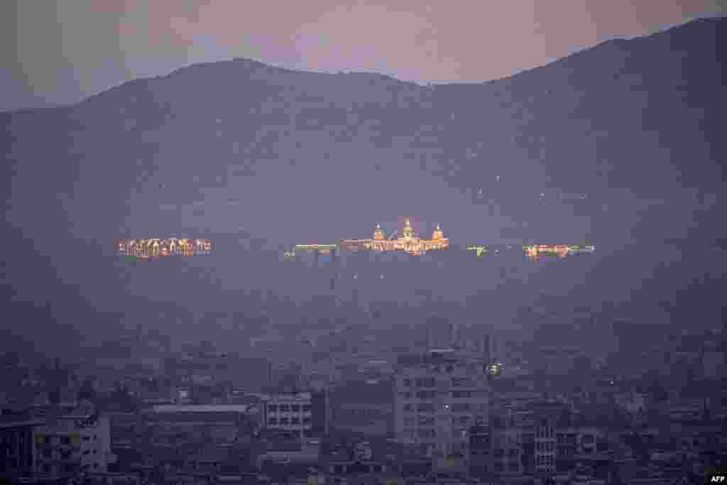 نمای چراغانی سالون&zwnj;های مجلل عروسی در شهر کابل