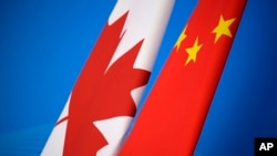 中国和加拿大国旗